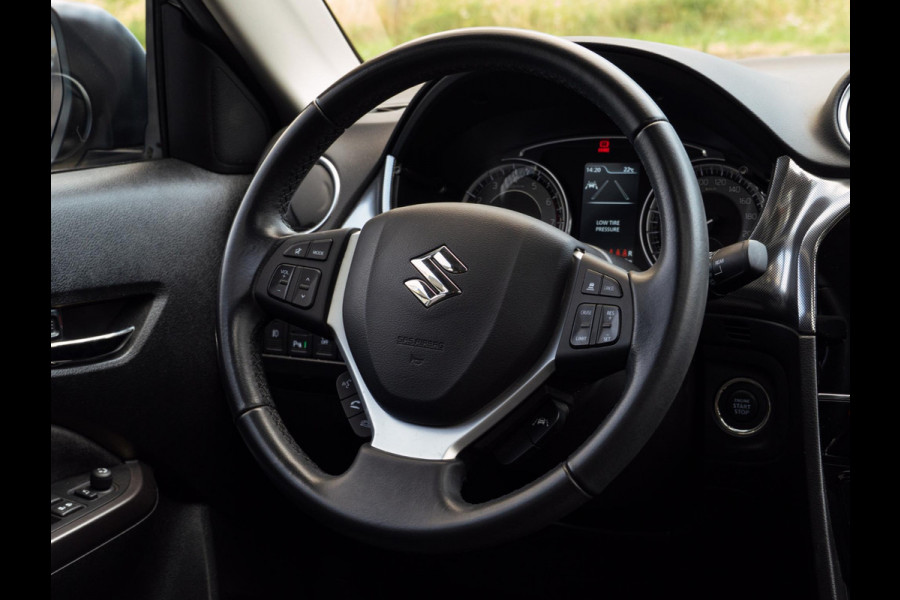 Suzuki Vitara 1.4 Boosterjet Style Smart Hybrid|Panorama|Leer