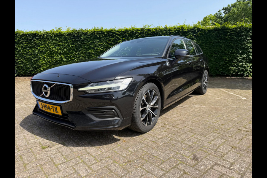 Volvo V60 2.0 B3 Momentum Advantage