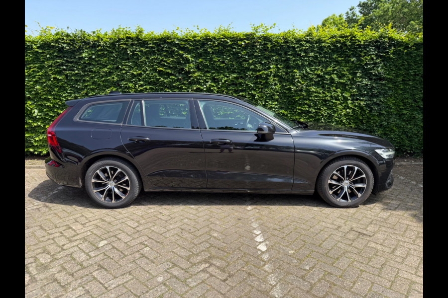 Volvo V60 2.0 B3 Momentum Advantage