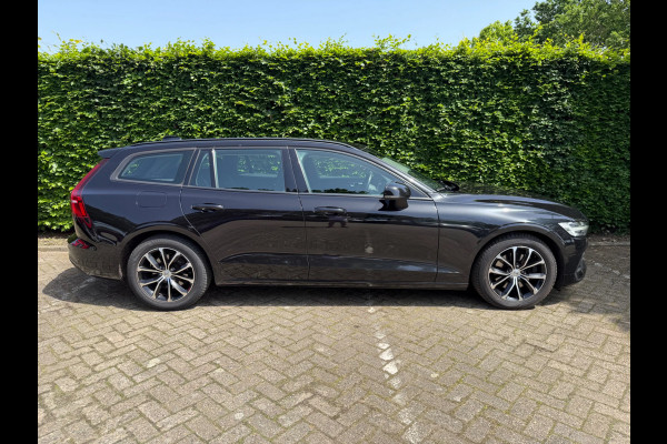 Volvo V60 2.0 B3 Momentum Advantage
