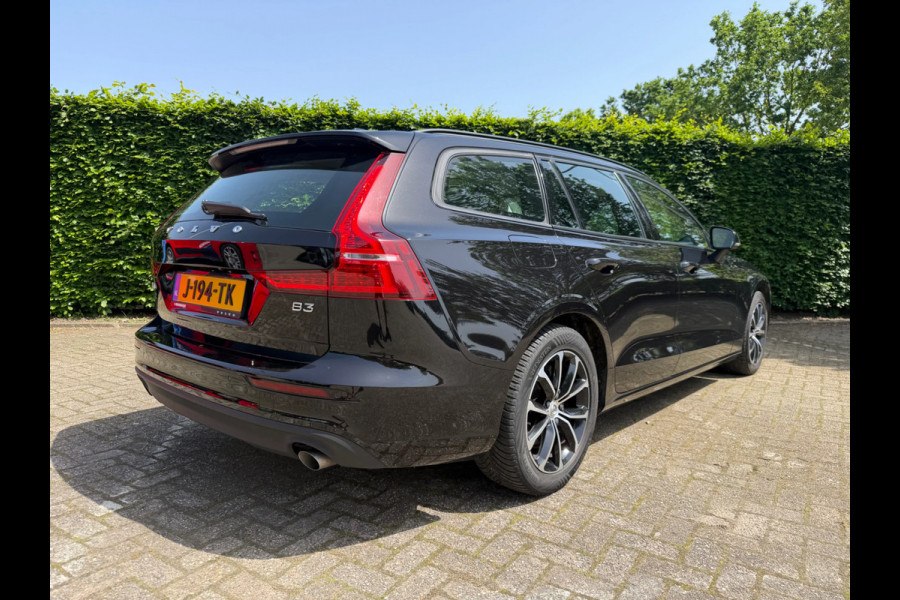 Volvo V60 2.0 B3 Momentum Advantage