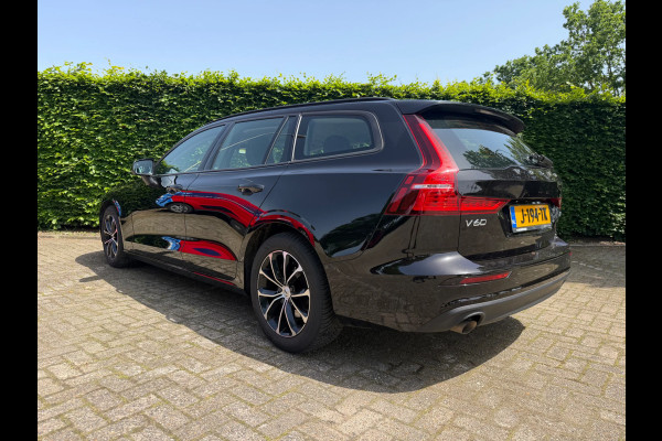 Volvo V60 2.0 B3 Momentum Advantage