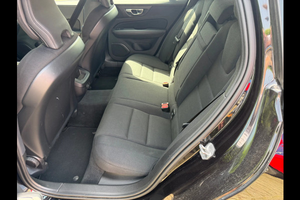 Volvo V60 2.0 B3 Momentum Advantage