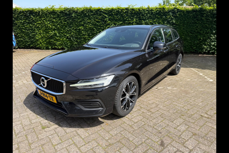 Volvo V60 2.0 B3 Momentum Advantage