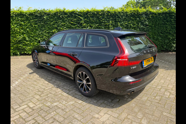 Volvo V60 2.0 B3 Momentum Advantage