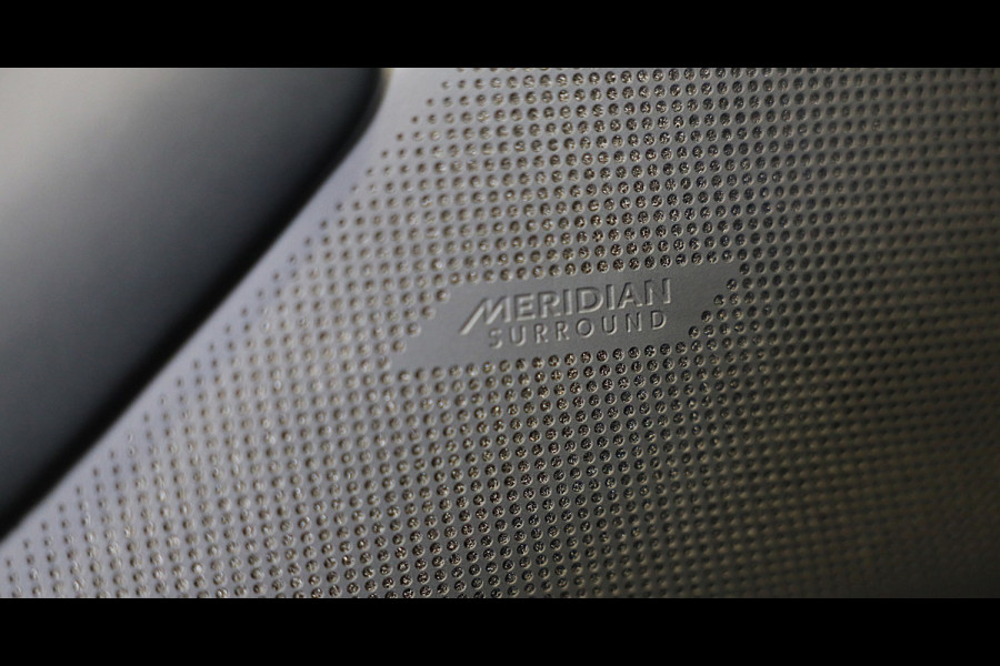 Land Rover Range Rover Velar 2.0 P400e Edition / Head Up / 360 Camera / Two Tone Leder / Acc / Lane Assist / Dode Hoek / Trekhaak
