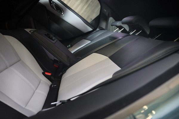 Land Rover Range Rover Velar 2.0 P400e Edition / Head Up / 360 Camera / Two Tone Leder / Acc / Lane Assist / Dode Hoek / Trekhaak