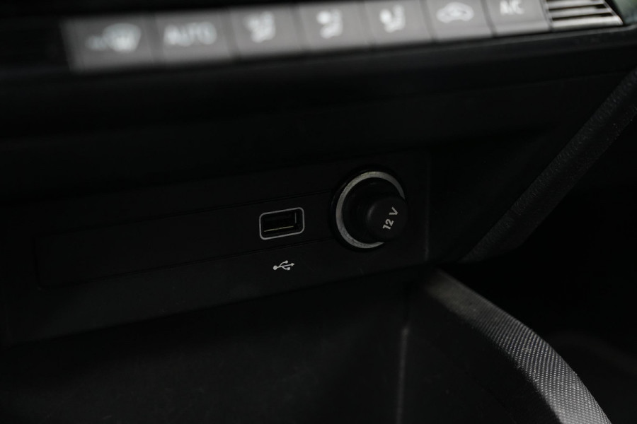 Škoda Fabia Combi 1.0 TSI Business Edition Carplay DAB+ Cruise Clima Navi 16''LM