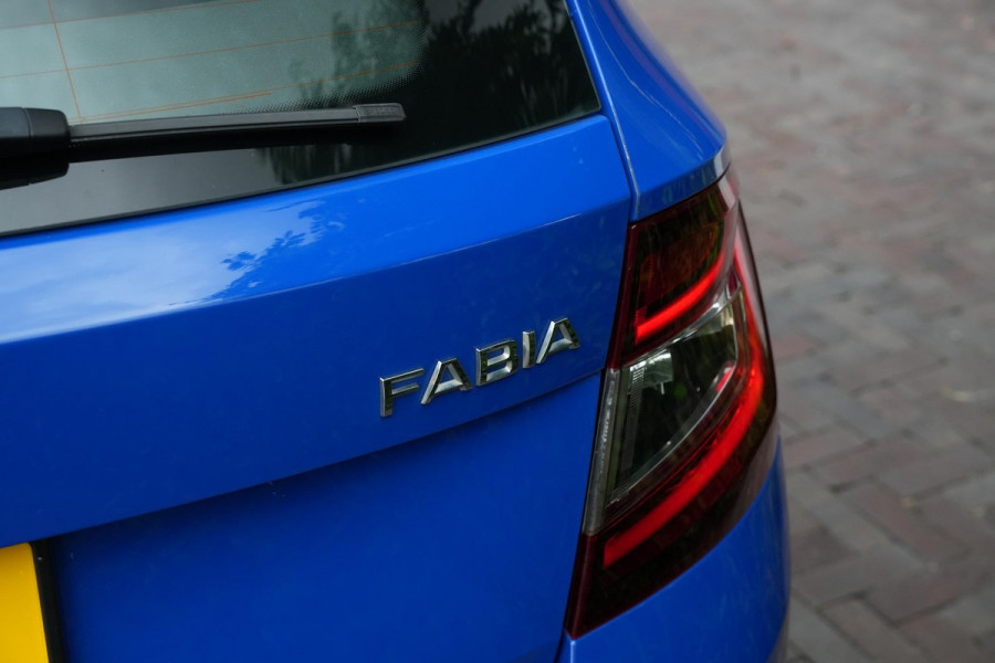 Škoda Fabia Combi 1.0 TSI Business Edition Carplay DAB+ Cruise Clima Navi 16''LM