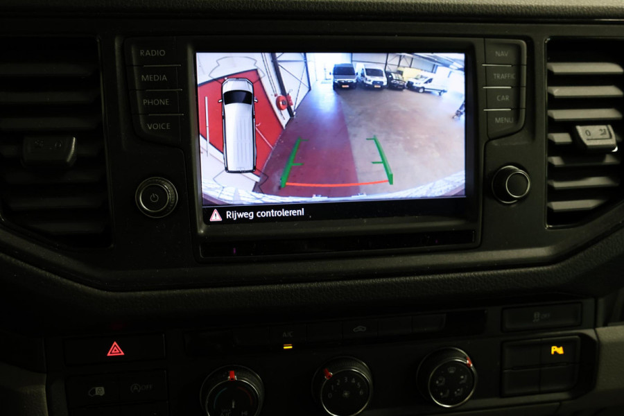 Volkswagen Crafter 2.0 TDI AUTOMAAT L3H3 LAADKLEP EN TREKHAAK