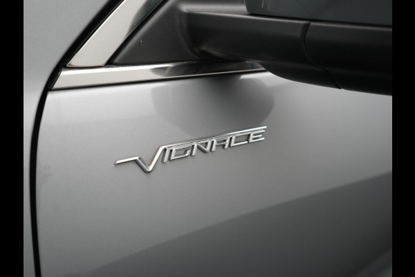 Ford Kuga 2.5 PHEV Vignale 225pk Dealer O.H. | Trekhaak Afn. | Adaptive Cruise | 360 Camera | Bang & Olufsen | Lederen Sportstoelen Memory & Verwarmd | Stuur Verwarmd | Apple Carplay | Keyless | BLIS | Navigatie | DAB | Plug In Hybrid |