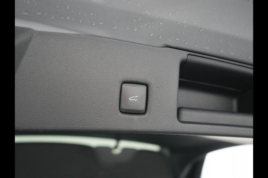 Ford Kuga 2.5 PHEV Vignale 225pk Dealer O.H. | Trekhaak Afn. | Adaptive Cruise | 360 Camera | Bang & Olufsen | Lederen Sportstoelen Memory & Verwarmd | Stuur Verwarmd | Apple Carplay | Keyless | BLIS | Navigatie | DAB | Plug In Hybrid |
