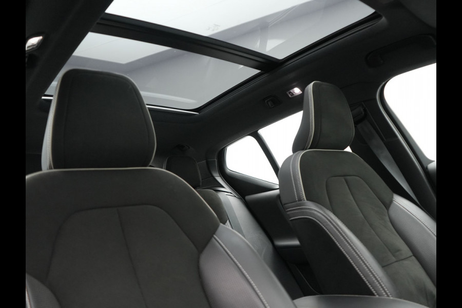 Volvo XC40 T5 Recharge R-Design PHEV 262pk | Panodak | Adaptive Cruise | Camera | Alcantara Sportstoelen Memory & Verwarmd | Stuur Verwarmd | Keyless | BLIS | Apple Carplay | Navigatie | DAB | 20"L.M | Plug in Hybrid |