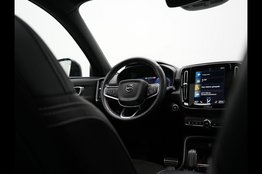 Volvo XC40 T5 Recharge R-Design PHEV 262pk | Panodak | Adaptive Cruise | Camera | Alcantara Sportstoelen Memory & Verwarmd | Stuur Verwarmd | Keyless | BLIS | Apple Carplay | Navigatie | DAB | 20"L.M | Plug in Hybrid |