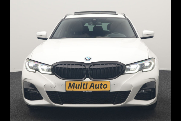BMW 3 Serie Touring 330e M Sport PHEV 293pk Dealer O.H. | Panodak | Laser LED | Head Up | Adaptief Onderstel | Camera | Lederen Sportstoelen & Stuur Verwarmd | Sfeerverlichting | Keyless | BLIS | Apple Carplay | Virtual | Navigatie | DAB | Plug In Hybrid |