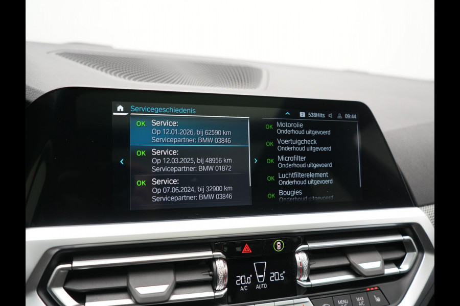 BMW 3 Serie Touring 330e M Sport PHEV 293pk Dealer O.H. | Panodak | Laser LED | Head Up | Adaptief Onderstel | Camera | Lederen Sportstoelen & Stuur Verwarmd | Sfeerverlichting | Keyless | BLIS | Apple Carplay | Virtual | Navigatie | DAB | Plug In Hybrid |