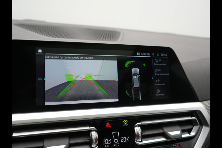 BMW 3 Serie Touring 330e M Sport PHEV 293pk Dealer O.H. | Panodak | Laser LED | Head Up | Adaptief Onderstel | Camera | Lederen Sportstoelen & Stuur Verwarmd | Sfeerverlichting | Keyless | BLIS | Apple Carplay | Virtual | Navigatie | DAB | Plug In Hybrid |