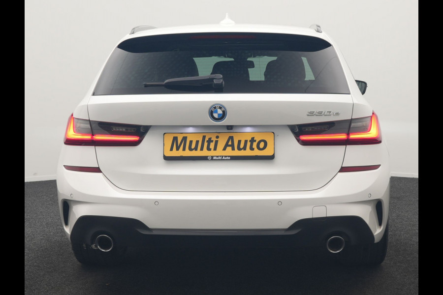 BMW 3 Serie Touring 330e M Sport PHEV 293pk Dealer O.H. | Panodak | Laser LED | Head Up | Adaptief Onderstel | Camera | Lederen Sportstoelen & Stuur Verwarmd | Sfeerverlichting | Keyless | BLIS | Apple Carplay | Virtual | Navigatie | DAB | Plug In Hybrid |