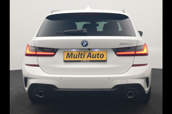 BMW 3 Serie Touring 330e M Sport PHEV 293pk Dealer O.H. | Panodak | Laser LED | Head Up | Adaptief Onderstel | Camera | Lederen Sportstoelen & Stuur Verwarmd | Sfeerverlichting | Keyless | BLIS | Apple Carplay | Virtual | Navigatie | DAB | Plug In Hybrid |