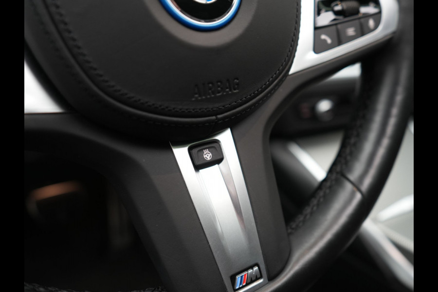 BMW 3 Serie Touring 330e M Sport PHEV 293pk Dealer O.H. | Panodak | Laser LED | Head Up | Adaptief Onderstel | Camera | Lederen Sportstoelen & Stuur Verwarmd | Sfeerverlichting | Keyless | BLIS | Apple Carplay | Virtual | Navigatie | DAB | Plug In Hybrid |