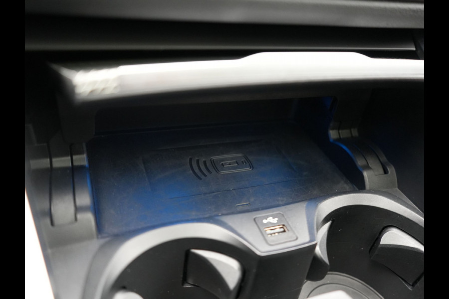BMW 3 Serie Touring 330e M Sport PHEV 293pk Dealer O.H. | Panodak | Laser LED | Head Up | Adaptief Onderstel | Camera | Lederen Sportstoelen & Stuur Verwarmd | Sfeerverlichting | Keyless | BLIS | Apple Carplay | Virtual | Navigatie | DAB | Plug In Hybrid |