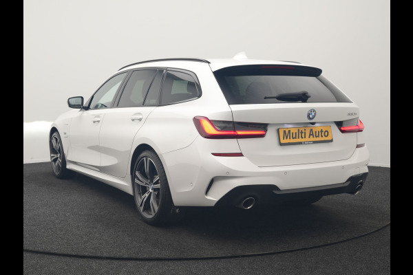 BMW 3 Serie Touring 330e M Sport PHEV 293pk Dealer O.H. | Panodak | Laser LED | Head Up | Adaptief Onderstel | Camera | Lederen Sportstoelen & Stuur Verwarmd | Sfeerverlichting | Keyless | BLIS | Apple Carplay | Virtual | Navigatie | DAB | Plug In Hybrid |