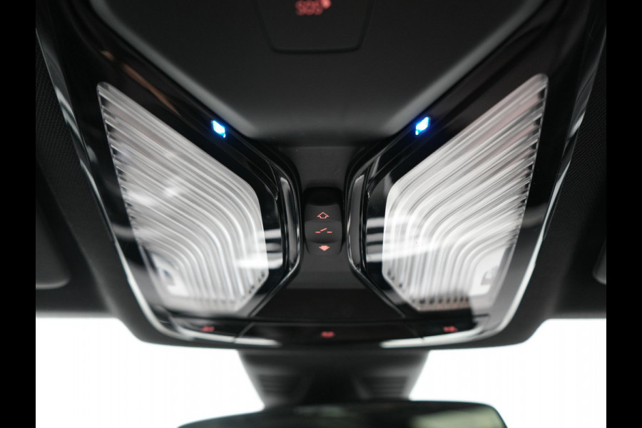 BMW 3 Serie Touring 330e M Sport PHEV 293pk Dealer O.H. | Panodak | Laser LED | Head Up | Adaptief Onderstel | Camera | Lederen Sportstoelen & Stuur Verwarmd | Sfeerverlichting | Keyless | BLIS | Apple Carplay | Virtual | Navigatie | DAB | Plug In Hybrid |