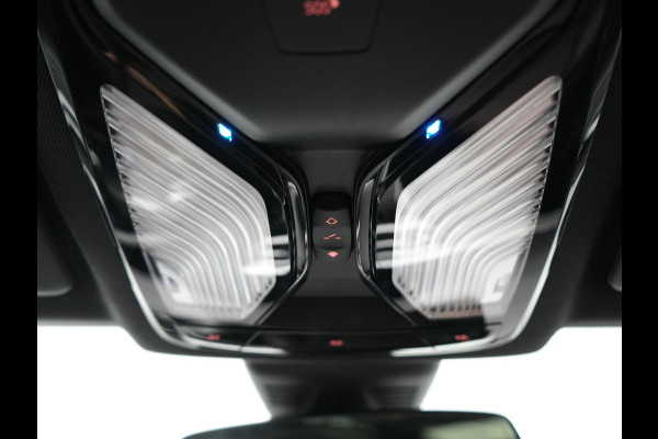 BMW 3 Serie Touring 330e M Sport PHEV 293pk Dealer O.H. | Panodak | Laser LED | Head Up | Adaptief Onderstel | Camera | Lederen Sportstoelen & Stuur Verwarmd | Sfeerverlichting | Keyless | BLIS | Apple Carplay | Virtual | Navigatie | DAB | Plug In Hybrid |