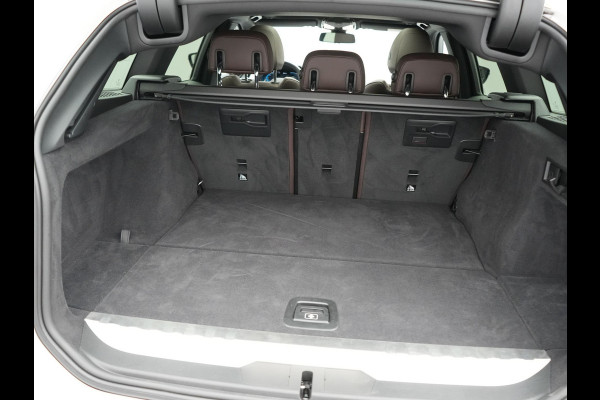 BMW 3 Serie Touring 330e M Sport PHEV 293pk Dealer O.H. | Panodak | Laser LED | Head Up | Adaptief Onderstel | Camera | Lederen Sportstoelen & Stuur Verwarmd | Sfeerverlichting | Keyless | BLIS | Apple Carplay | Virtual | Navigatie | DAB | Plug In Hybrid |