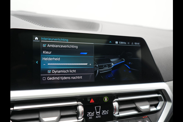 BMW 3 Serie Touring 330e M Sport PHEV 293pk Dealer O.H. | Panodak | Laser LED | Head Up | Adaptief Onderstel | Camera | Lederen Sportstoelen & Stuur Verwarmd | Sfeerverlichting | Keyless | BLIS | Apple Carplay | Virtual | Navigatie | DAB | Plug In Hybrid |