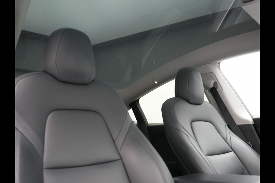 Tesla Model Y Long Range AWD 75 kWh 441pk | Full Self-Driving Capability | Panodak | Adaptive Cruise | 360 Camera | Lederen Sportstoelen Memory & Verwarmd | Navigatie |