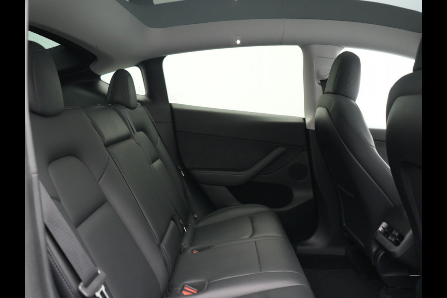 Tesla Model Y Long Range AWD 75 kWh 441pk | Full Self-Driving Capability | Panodak | Adaptive Cruise | 360 Camera | Lederen Sportstoelen Memory & Verwarmd | Navigatie |