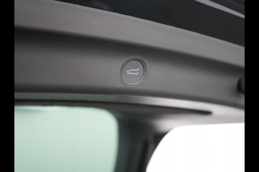 Tesla Model Y Long Range AWD 75 kWh 441pk | Full Self-Driving Capability | Panodak | Adaptive Cruise | 360 Camera | Lederen Sportstoelen Memory & Verwarmd | Navigatie |