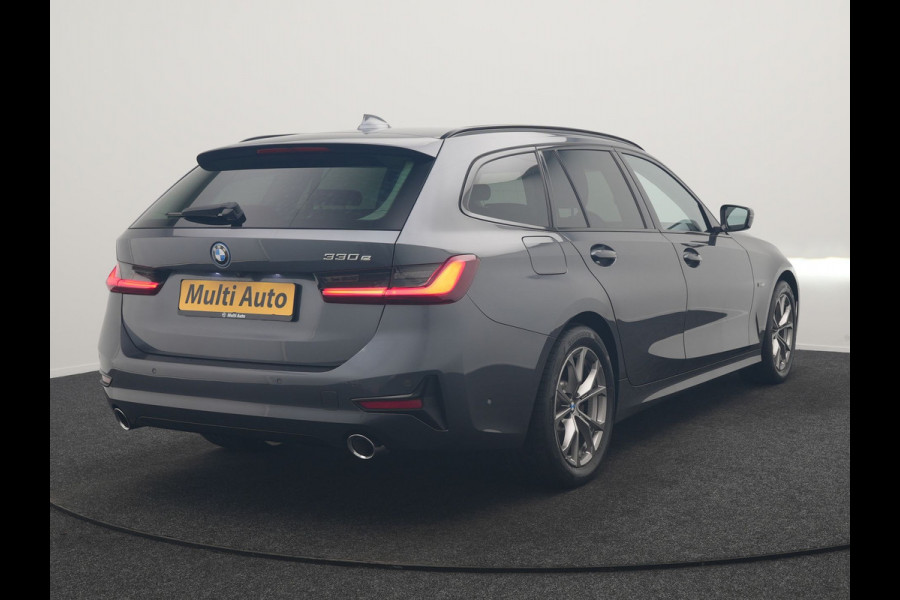 BMW 3 Serie Touring 330e Sportline PHEV 293pk Dealer O.H | Trekhaak Af Fabriek | Camera | Cruise Control | Lederen Sportstoelen Verwarmd | Apple Carplay | Virtual | Navigatie | Sfeerverlichting | DAB | 17"L.M |