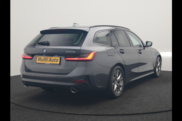 BMW 3 Serie Touring 330e Sportline PHEV 293pk Dealer O.H | Trekhaak Af Fabriek | Camera | Cruise Control | Lederen Sportstoelen Verwarmd | Apple Carplay | Virtual | Navigatie | Sfeerverlichting | DAB | 17"L.M |