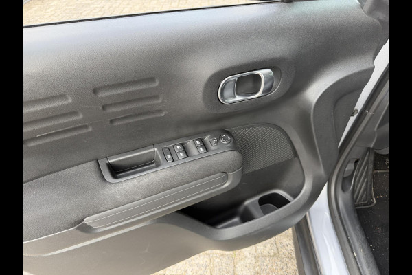 Citroën C3 Aircross 1.2 PureTech Shine Ripcurl 17"/Trekhaak/Stoelverwarming/Head-up/Camera/Apple Carplay & Android Auto