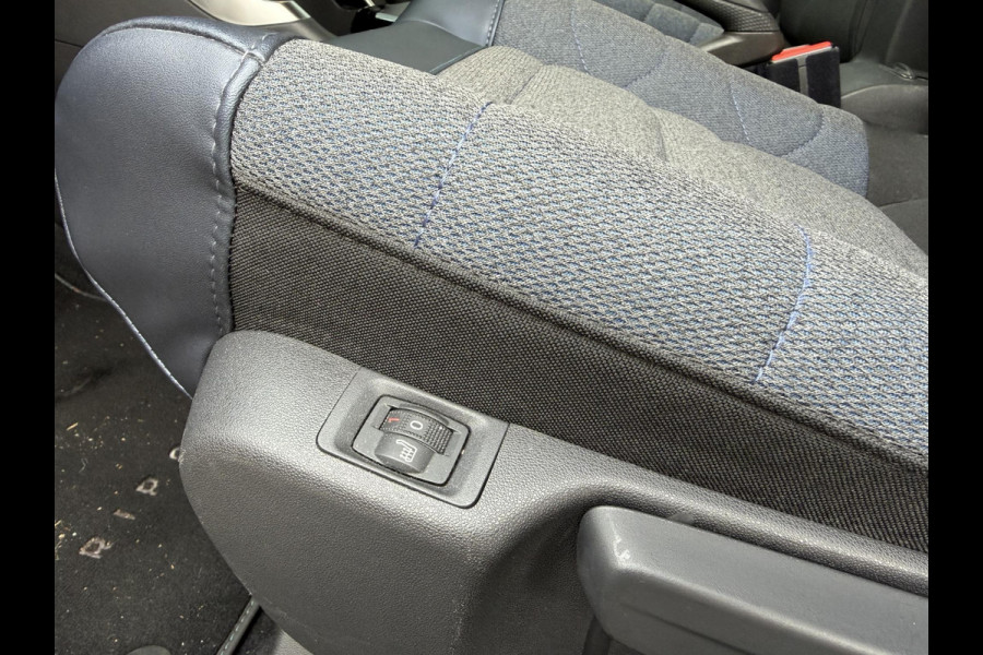 Citroën C3 Aircross 1.2 PureTech Shine Ripcurl 17"/Trekhaak/Stoelverwarming/Head-up/Camera/Apple Carplay & Android Auto