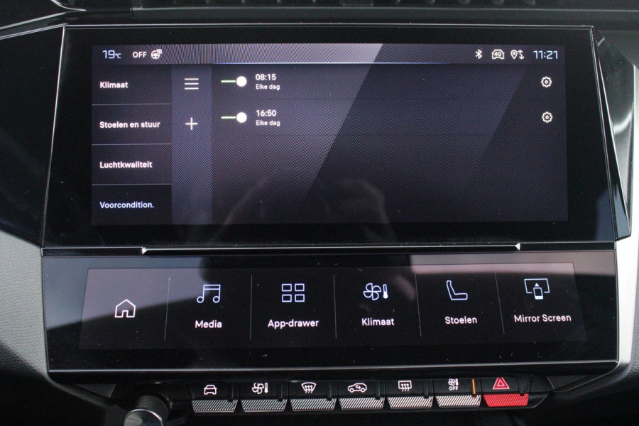 Peugeot e-308 SW GT 54 kWh | 360° CAMERA | ELEKTRISCHE STOEL VERSTELLING MET MASAGE FUNTIE | VOORSTOELEN VERWARMD | ALCANTARA BEKLEDING | DRAADLOZE APPLE CARPLAY/ANDROID AUTO | DAB+ RADIO | ADAPTIVE CRUISE CONTROL | 17" LICHTMETALEN VELGEN | CLIMATE CONTROL | ELEKTRISCH BEDIENBARE ACHTERKLEP |