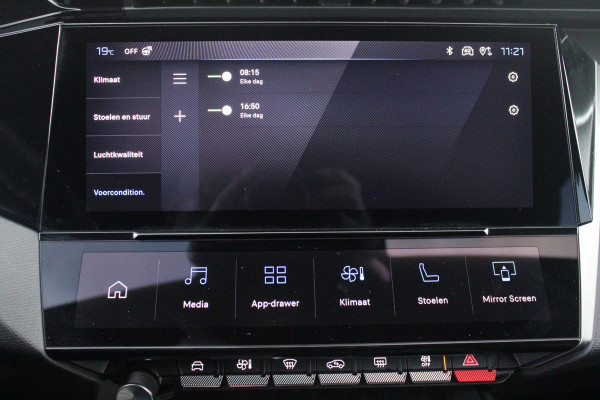 Peugeot e-308 SW GT 54 kWh | 360° CAMERA | ELEKTRISCHE STOEL VERSTELLING MET MASAGE FUNTIE | VOORSTOELEN VERWARMD | ALCANTARA BEKLEDING | DRAADLOZE APPLE CARPLAY/ANDROID AUTO | DAB+ RADIO | ADAPTIVE CRUISE CONTROL | 17" LICHTMETALEN VELGEN | CLIMATE CONTROL | ELEKTRISCH BEDIENBARE ACHTERKLEP |