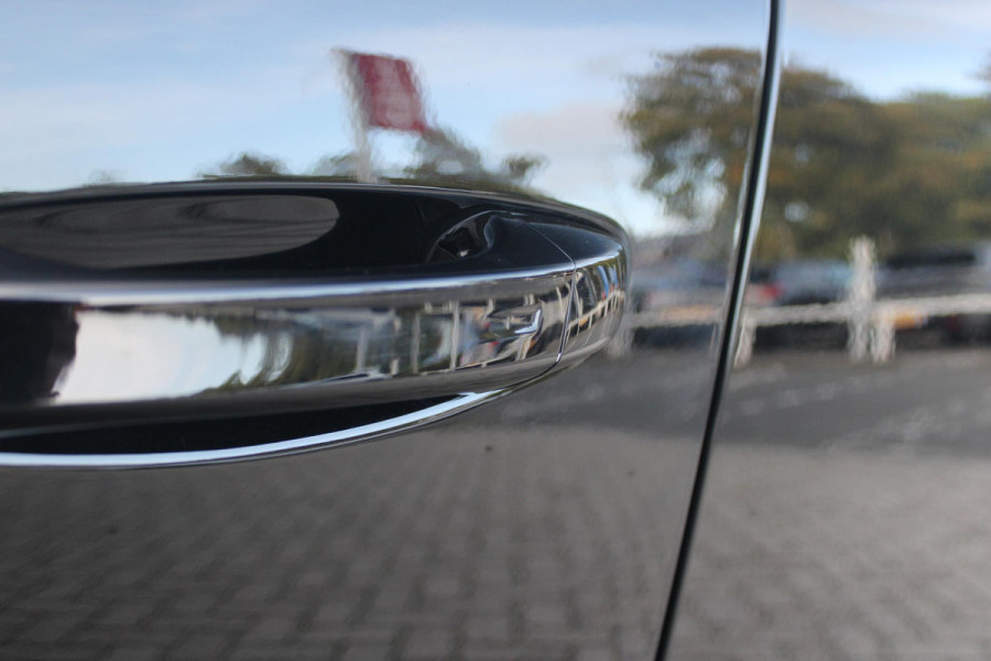 Peugeot e-308 SW GT 54 kWh | 360° CAMERA | ELEKTRISCHE STOEL VERSTELLING MET MASAGE FUNTIE | VOORSTOELEN VERWARMD | ALCANTARA BEKLEDING | DRAADLOZE APPLE CARPLAY/ANDROID AUTO | DAB+ RADIO | ADAPTIVE CRUISE CONTROL | 17" LICHTMETALEN VELGEN | CLIMATE CONTROL | ELEKTRISCH BEDIENBARE ACHTERKLEP |