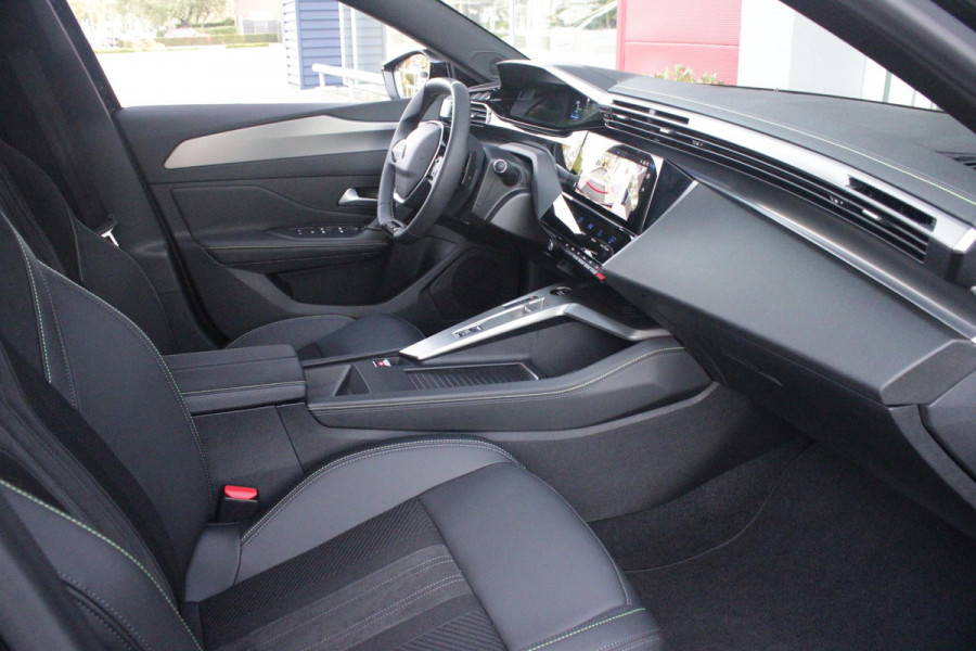 Peugeot e-308 SW GT 54 kWh | 360° CAMERA | ELEKTRISCHE STOEL VERSTELLING MET MASAGE FUNTIE | VOORSTOELEN VERWARMD | ALCANTARA BEKLEDING | DRAADLOZE APPLE CARPLAY/ANDROID AUTO | DAB+ RADIO | ADAPTIVE CRUISE CONTROL | 17" LICHTMETALEN VELGEN | CLIMATE CONTROL | ELEKTRISCH BEDIENBARE ACHTERKLEP |