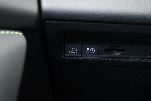 Peugeot e-308 SW GT 54 kWh | 360° CAMERA | ELEKTRISCHE STOEL VERSTELLING MET MASAGE FUNTIE | VOORSTOELEN VERWARMD | ALCANTARA BEKLEDING | DRAADLOZE APPLE CARPLAY/ANDROID AUTO | DAB+ RADIO | ADAPTIVE CRUISE CONTROL | 17" LICHTMETALEN VELGEN | CLIMATE CONTROL | ELEKTRISCH BEDIENBARE ACHTERKLEP |