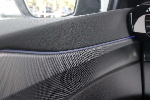 Peugeot e-308 SW GT 54 kWh | 360° CAMERA | ELEKTRISCHE STOEL VERSTELLING MET MASAGE FUNTIE | VOORSTOELEN VERWARMD | ALCANTARA BEKLEDING | DRAADLOZE APPLE CARPLAY/ANDROID AUTO | DAB+ RADIO | ADAPTIVE CRUISE CONTROL | 17" LICHTMETALEN VELGEN | CLIMATE CONTROL | ELEKTRISCH BEDIENBARE ACHTERKLEP |