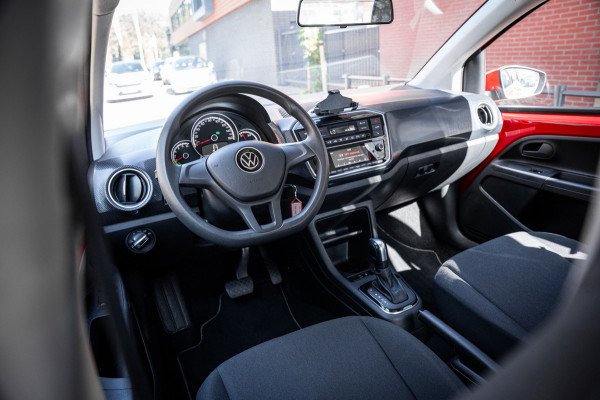 Volkswagen e-Up! 32Kwh Accu tot 315km radius | Cruise | Climate | Aut. | PDC | Stoelverwarming | Voorruitverwarming | SoH 90%