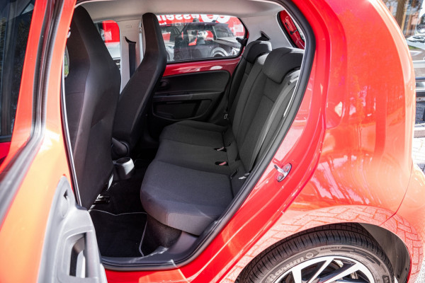 Volkswagen e-Up! 32Kwh Accu tot 315km radius | Cruise | Climate | Aut. | PDC | Stoelverwarming | Voorruitverwarming | SoH 90%