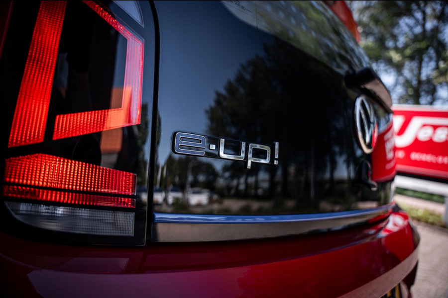 Volkswagen e-Up! 32Kwh Accu tot 315km radius | Cruise | Climate | Aut. | PDC | Stoelverwarming | Voorruitverwarming | SoH 90%