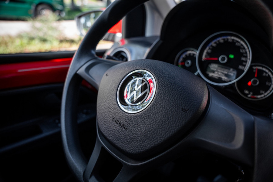 Volkswagen e-Up! 32Kwh Accu tot 315km radius | Cruise | Climate | Aut. | PDC | Stoelverwarming | Voorruitverwarming | SoH 90%