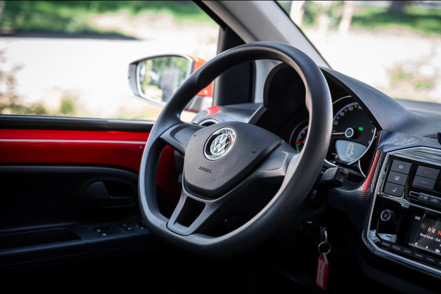 Volkswagen e-Up! 32Kwh Accu tot 315km radius | Cruise | Climate | Aut. | PDC | Stoelverwarming | Voorruitverwarming | SoH 90%