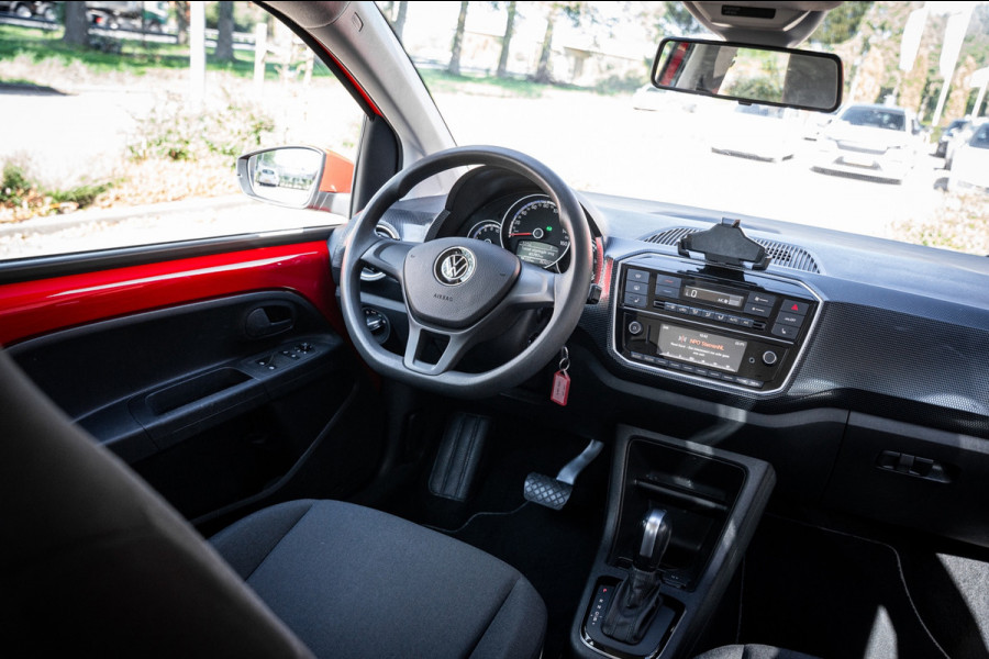 Volkswagen e-Up! 32Kwh Accu tot 315km radius | Cruise | Climate | Aut. | PDC | Stoelverwarming | Voorruitverwarming | SoH 90%