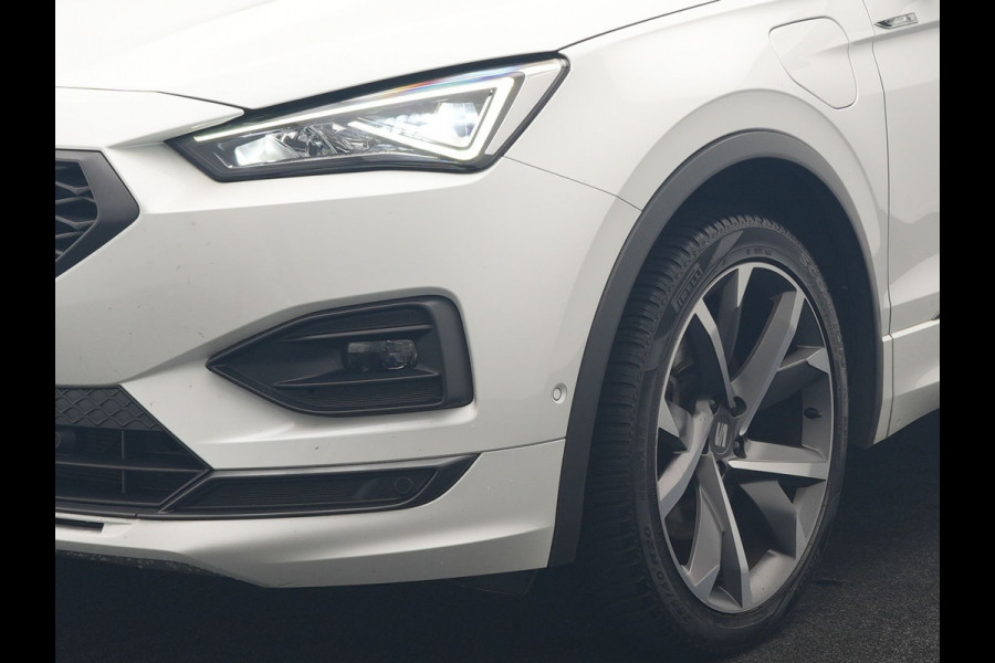 Seat Tarraco 1.4 TSI e-Hybrid PHEV FR Business Intense 245pk Dealer O.H | Trekhaak Af Fabriek | Panodak | Adaptive Cruise | 360 Camera | Sportstoelen Memory & Verwarmd | Keyless | Blis | Stuur Verwarmd | Apple Carplay | Sfeerverlichting | Navigatie | DAB | 20"L.M | Plug In Hybrid